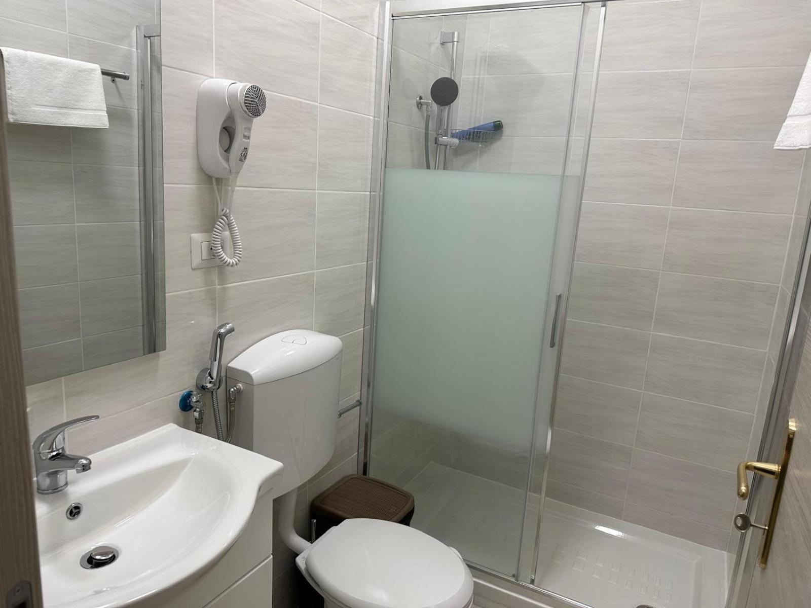 Bed and Breakfast Turati Termini Рим Экстерьер фото