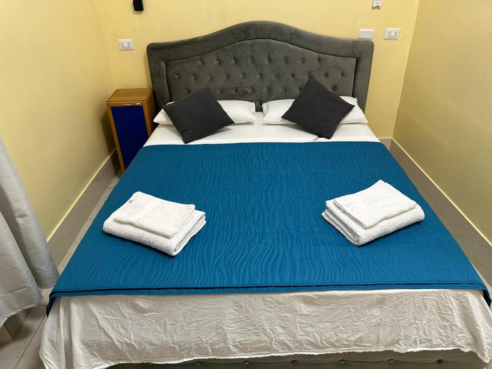 Bed and Breakfast Turati Termini Рим Экстерьер фото